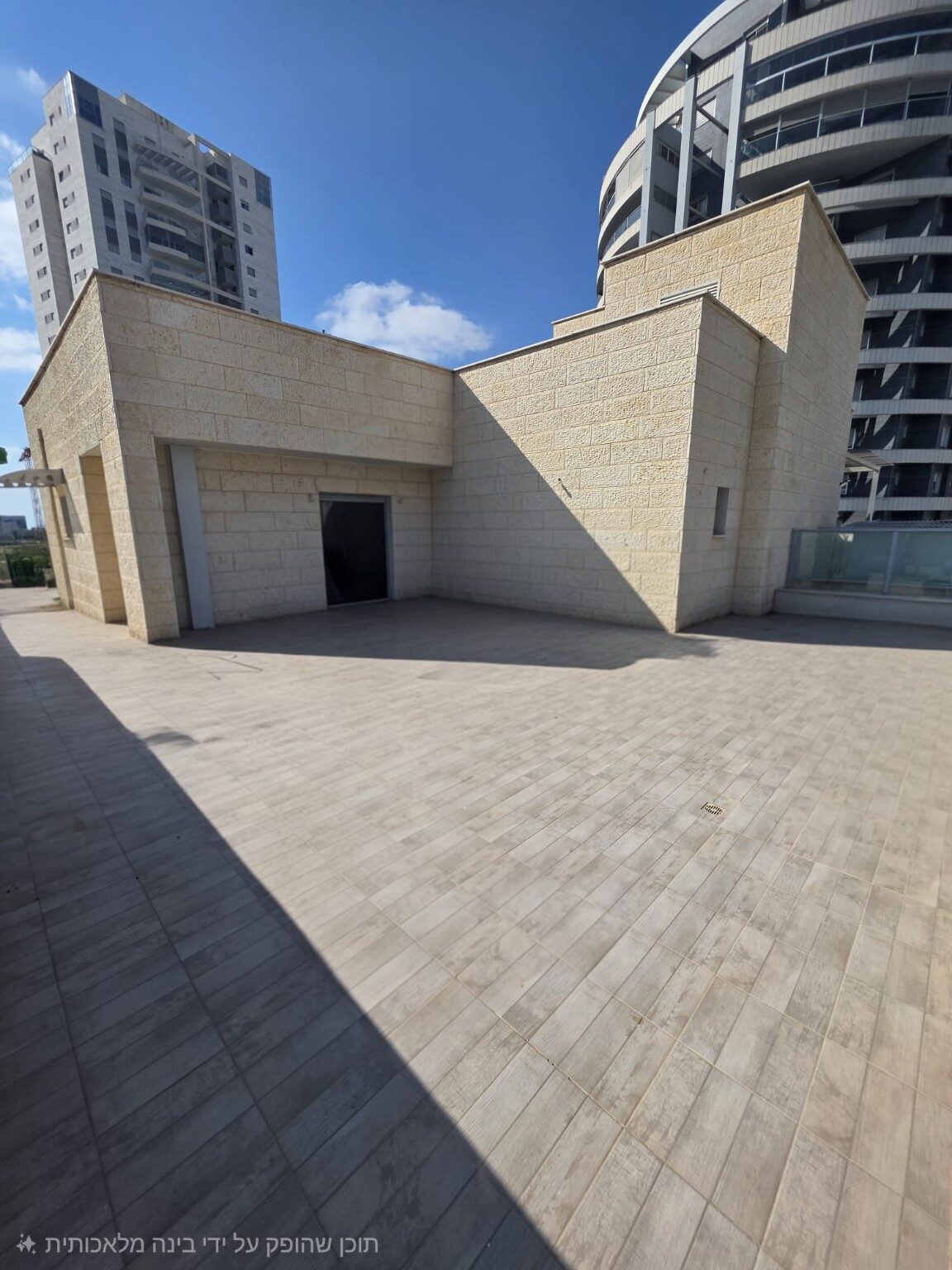 פנטהאוז 4 חדרים למכירה — רחוב עפרה חזה, קריית מוצקין — תמונה 2
